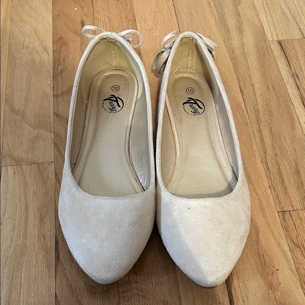 Trary Women's Elegant Cream Flats